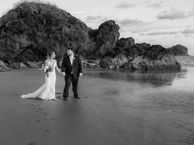 Ernesto and Vanessa&apos;s Wedding in Manuel Antonio, Costa Rica 14