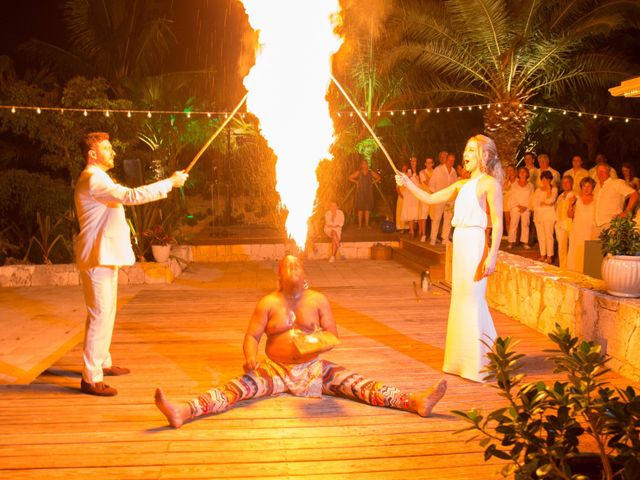 Chris Briggs-Lawrance and Lauren Petroff&apos;s Wedding in Providenciales, Turks and Caicos 21