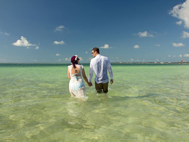 Joe and Amy&apos;s Wedding in Islamorada, Florida 8