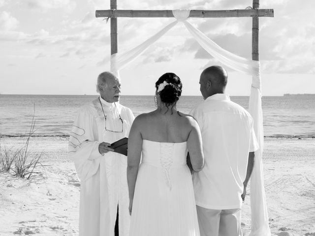 Jeff and Beth&apos;s Wedding in Fort Myers Beach, Florida 13