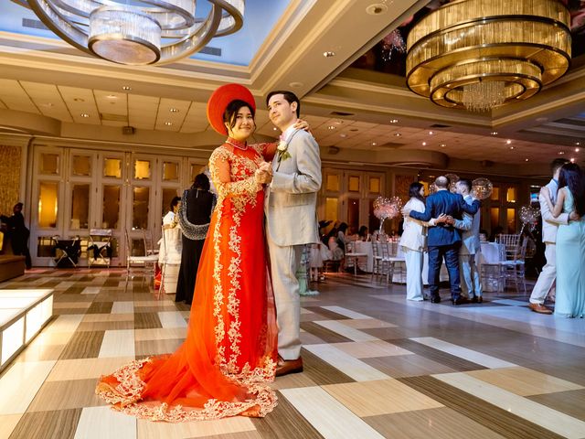 Friscia and Hoang&apos;s Wedding in Brooklyn, New York 8