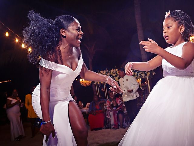Laquam and Amber&apos;s Wedding in Cancun, Mexico 19