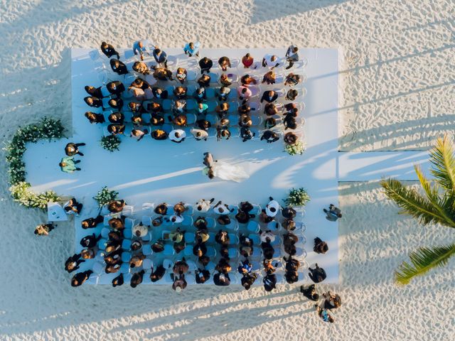 Evan and Taylor&apos;s Wedding in Cancun, Mexico 38