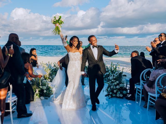 Evan and Taylor&apos;s Wedding in Cancun, Mexico 54