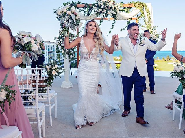 Joseph and Amanda&apos;s Wedding in Cancun, Mexico 32