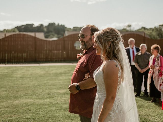 Steve and Jessica&apos;s Wedding in La Crosse, Wisconsin 15