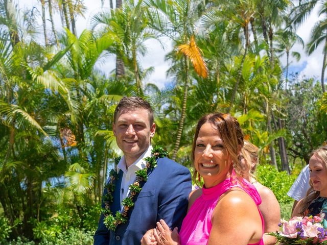 Dillon and Miranda&apos;s Wedding in Honolulu, Hawaii 11