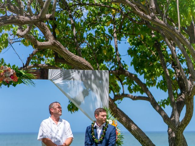 Dillon and Miranda&apos;s Wedding in Honolulu, Hawaii 13