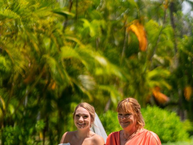 Dillon and Miranda&apos;s Wedding in Honolulu, Hawaii 14