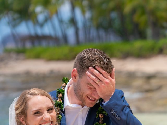 Dillon and Miranda&apos;s Wedding in Honolulu, Hawaii 18