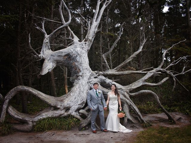 Jaqueline and Mark&apos;s Wedding in Coos Bay, Oregon 1