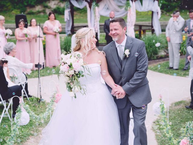 Chris and Showna&apos;s Wedding in Fort Wayne, Indiana 16
