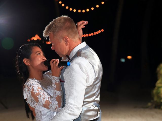 Jens and Jenalyn&apos;s Wedding in Key Largo, Florida 40