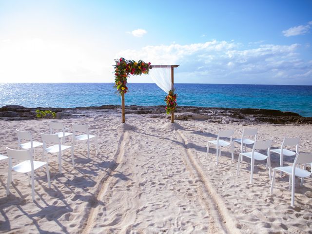Lindsey and Phil&apos;s Wedding in Cozumel, Mexico 22