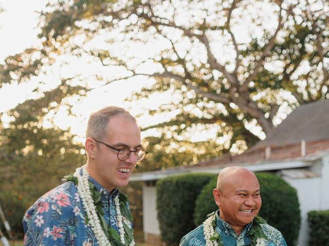 James and Cliff&apos;s Wedding in Honolulu, Hawaii 6