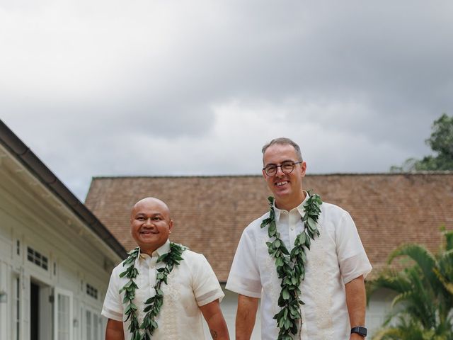 James and Cliff&apos;s Wedding in Honolulu, Hawaii 50