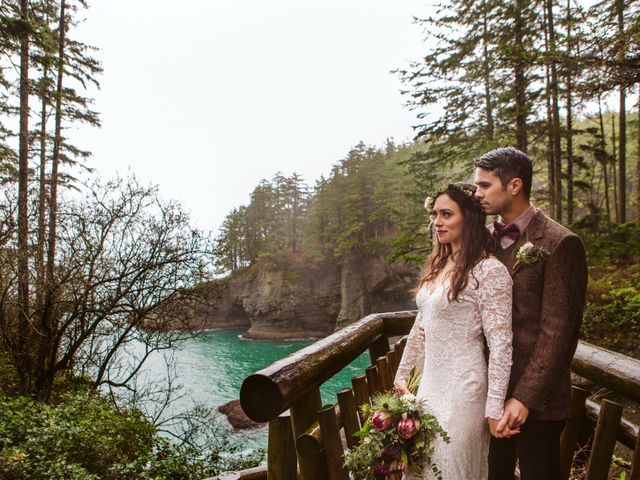 Zach and Shaina&apos;s Wedding in Port Angeles, Washington 7