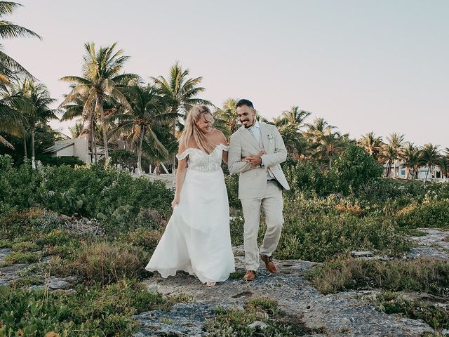 Josefine and Ignacio&apos;s Wedding in Cancun, Mexico 12