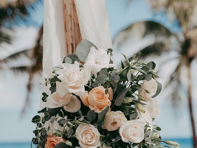 Josefine and Ignacio&apos;s Wedding in Cancun, Mexico 31