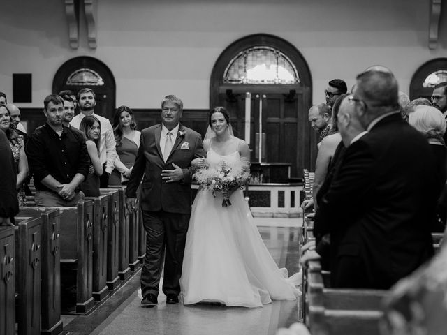 Bryan and Lindsay&apos;s Wedding in Cincinnati, Ohio 11