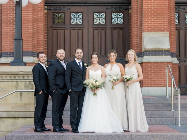 Bryan and Lindsay&apos;s Wedding in Cincinnati, Ohio 27