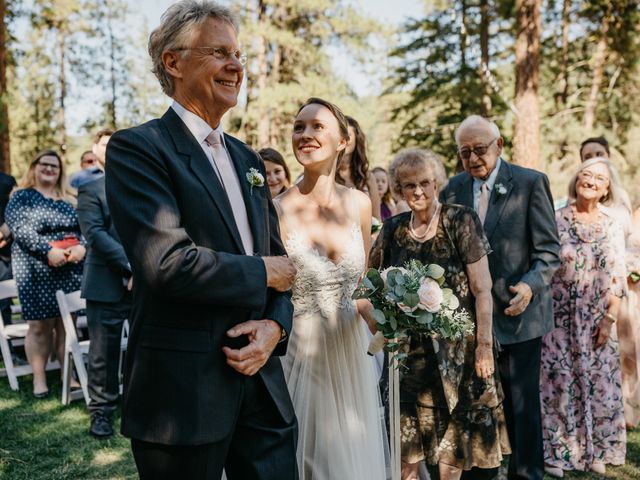 Scott and Claire&apos;s Wedding in Leavenworth, Washington 8