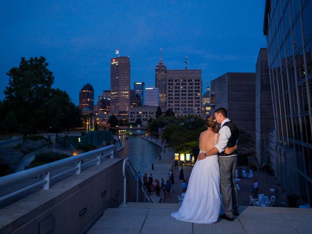 Britney and Phil&apos;s Wedding in Indianapolis, Indiana 10