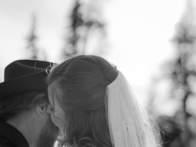 Mary and Alex&apos;s Wedding in Bend, Oregon 19