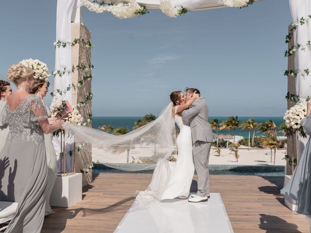 Benjamin and Veronique&apos;s Wedding in Cancun, Mexico 41