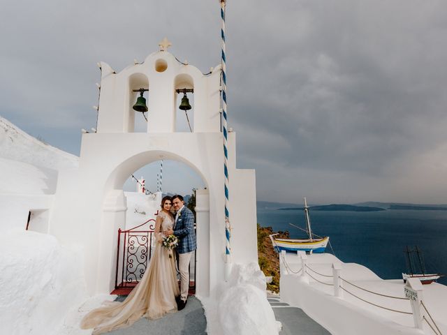 Tatyana and Mihail&apos;s Wedding in Santorini, Greece 22