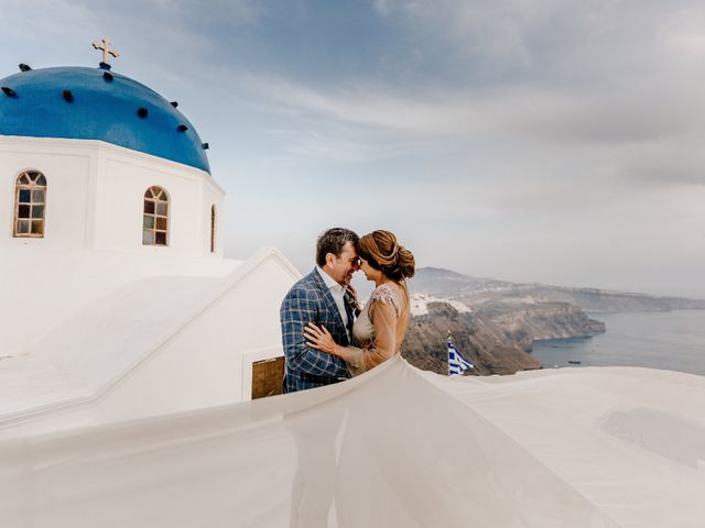 Tatyana and Mihail&apos;s Wedding in Santorini, Greece 60