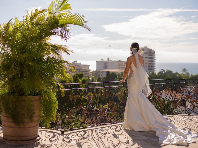 Hunter and Paris&apos;s Wedding in Puerto Vallarta, Mexico 12