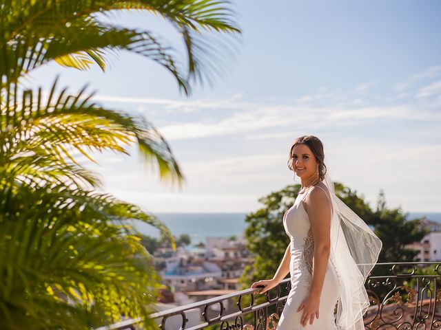 Hunter and Paris&apos;s Wedding in Puerto Vallarta, Mexico 13