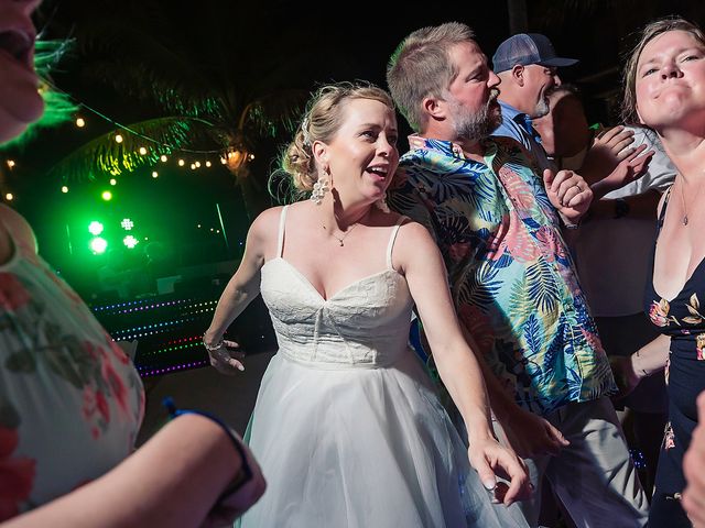 Eric Tweed and Dana Hendrix&apos;s Wedding in Playa del Carmen, Mexico 4