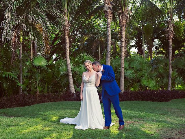 Eric Tweed and Dana Hendrix&apos;s Wedding in Playa del Carmen, Mexico 27