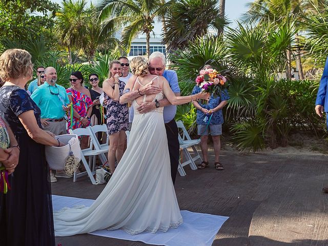 Eric Tweed and Dana Hendrix&apos;s Wedding in Playa del Carmen, Mexico 32