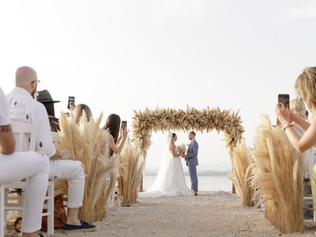 Melina Syri and Lukas Lekavicius&apos;s Wedding in Santorini, Greece 33