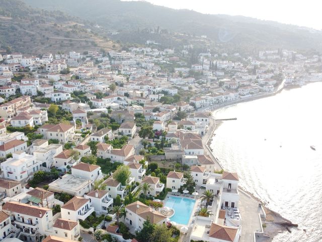 Melina Syri and Lukas Lekavicius&apos;s Wedding in Santorini, Greece 73