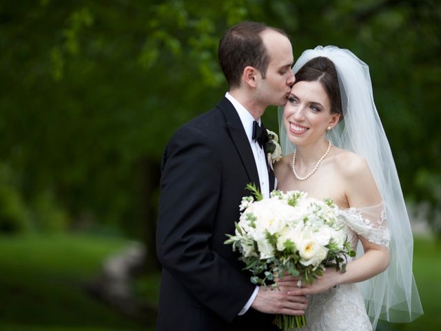 Joey and Lauren&apos;s Wedding in Joliet, Illinois 15