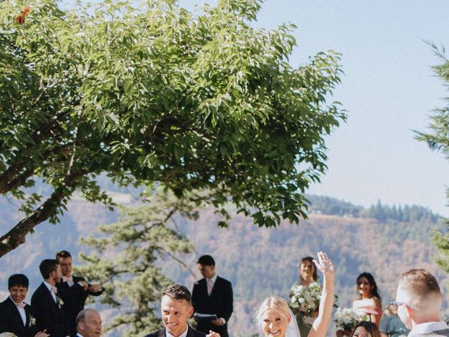 Daniel and Sydney&apos;s Wedding in Hood River, Oregon 47