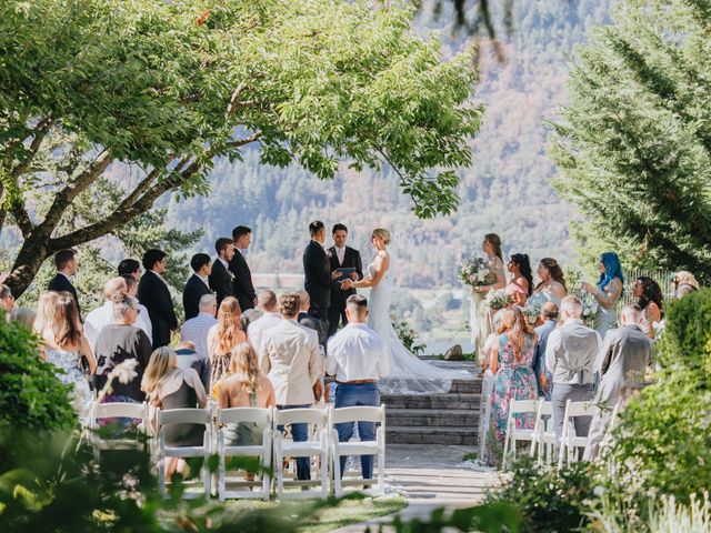 Daniel and Sydney&apos;s Wedding in Hood River, Oregon 54