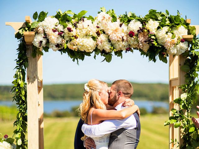 Anna and Mike&apos;s Wedding in Little Compton, Rhode Island 12