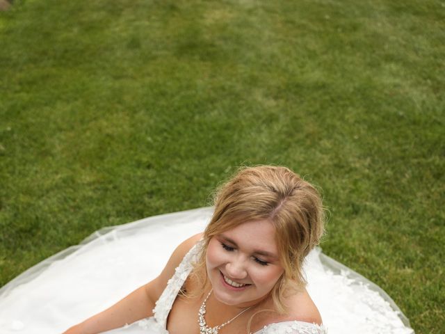 Tiffany and Jesse's Wedding in Moorhead, Minnesota 3
