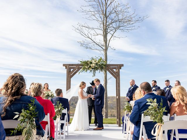 Brett and Lauren&apos;s Wedding in Augusta, Kentucky 12