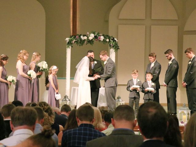 Sarah and Ben&apos;s Wedding in Shelburn, Indiana 8