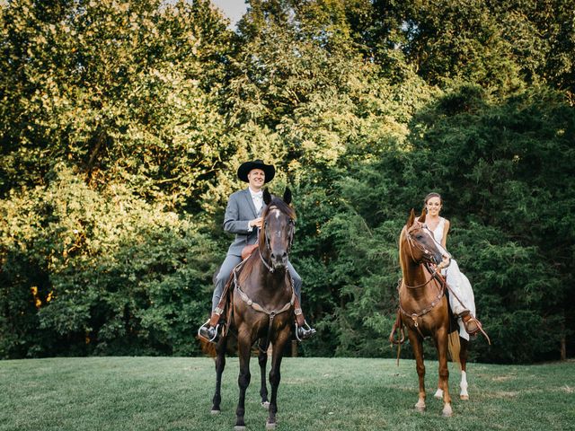 Bruce and Gina&apos;s Wedding in Sainte Genevieve, Missouri 14