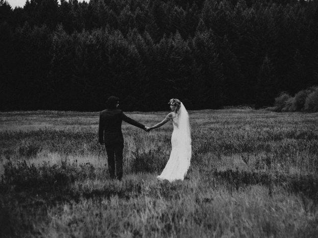 Jake and Jessie&apos;s Wedding in Sublimity, Oregon 19