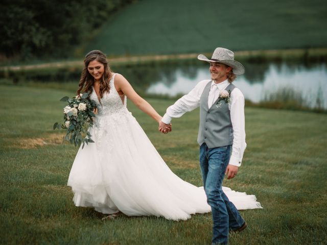 Amanda and Tyler&apos;s Wedding in Lawrenceburg, Kentucky 2