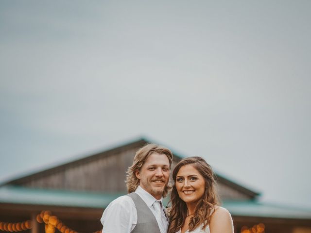 Amanda and Tyler&apos;s Wedding in Lawrenceburg, Kentucky 4