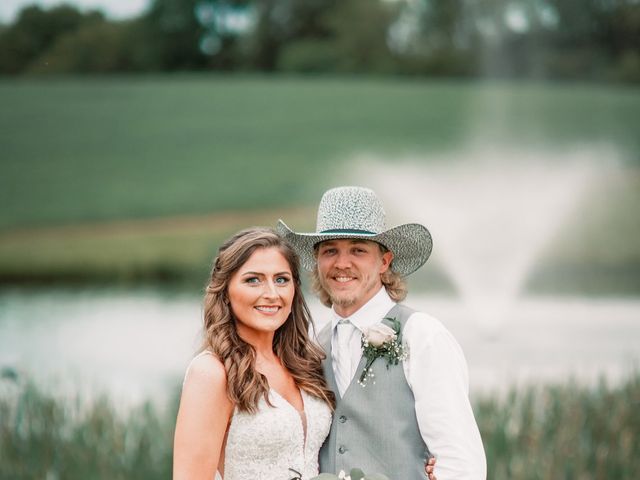 Amanda and Tyler&apos;s Wedding in Lawrenceburg, Kentucky 6